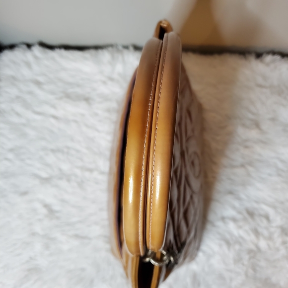 AUTHENTIC CHANEL PATENT MEDALLION - Picture 7 of 10